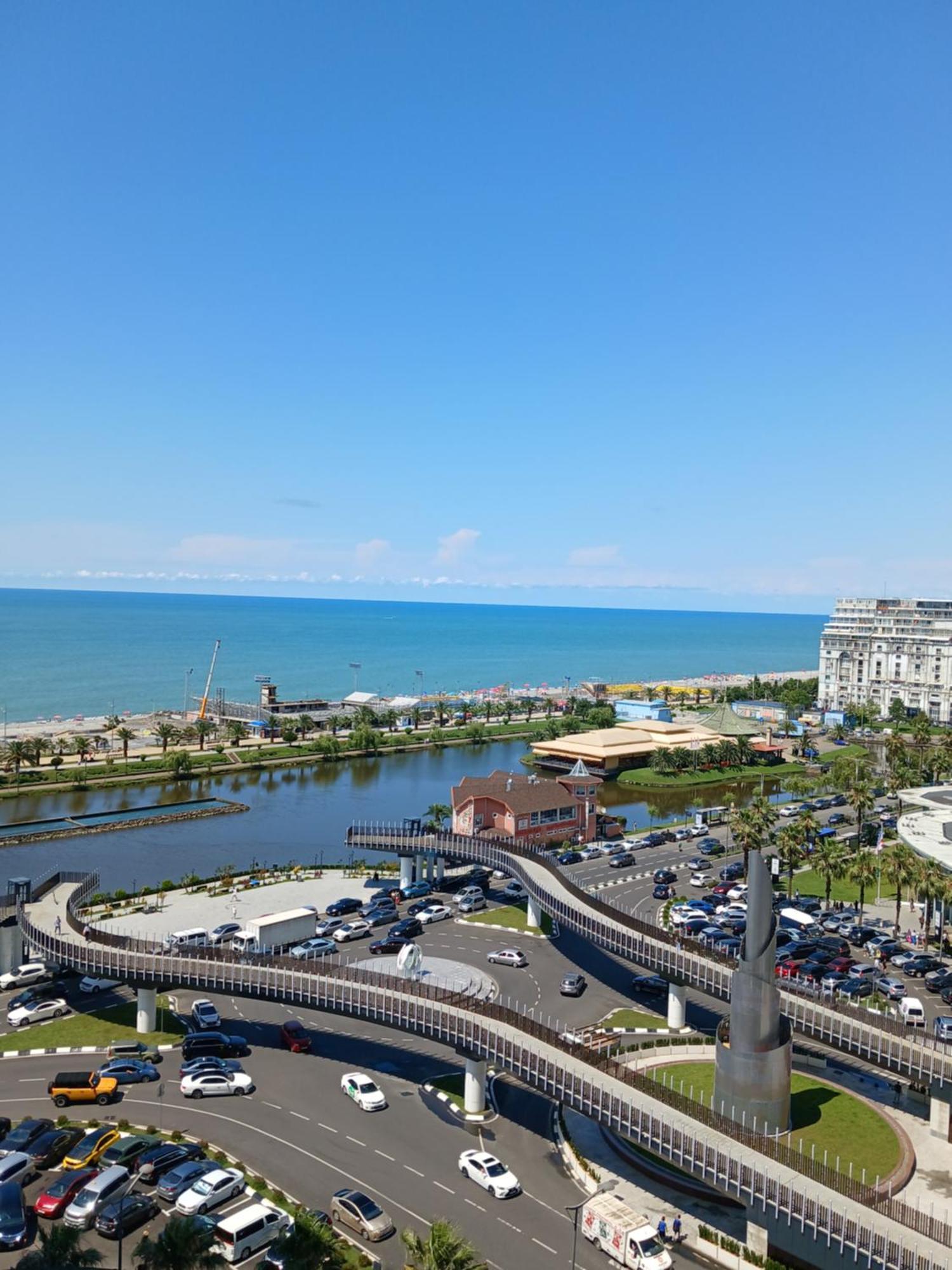 Holiday Point Orbi City Aparthotel Batumi Exterior photo